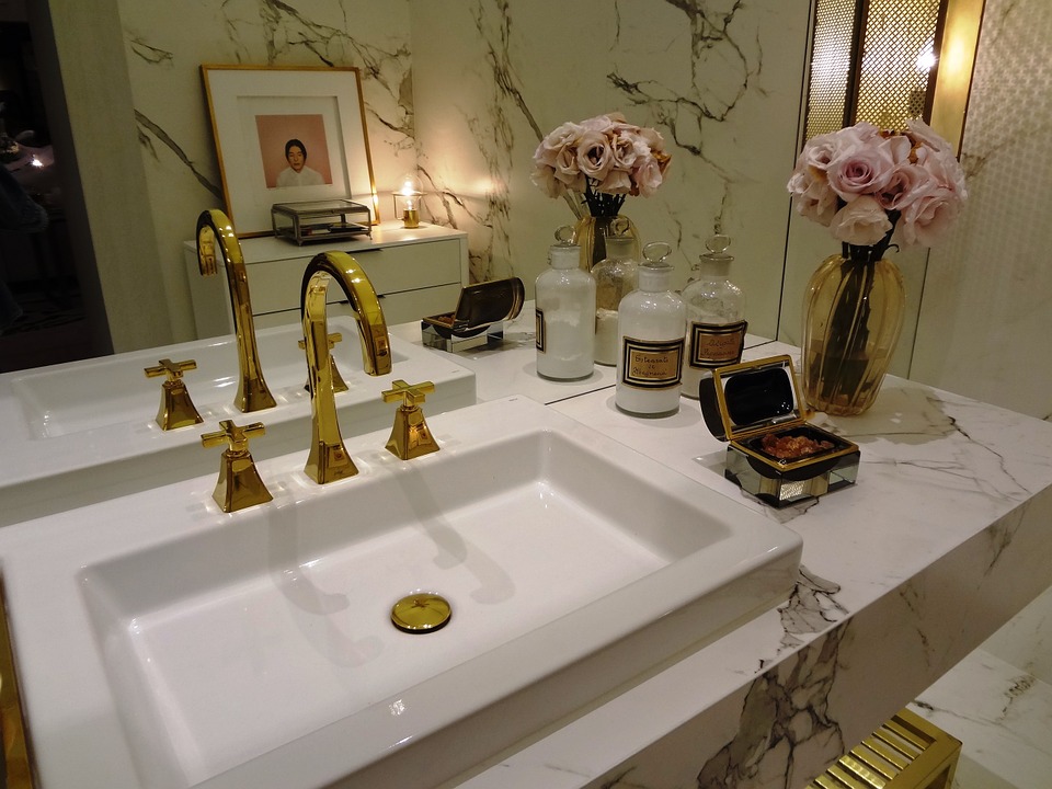 Simple and Sleek Bathroom Vanities